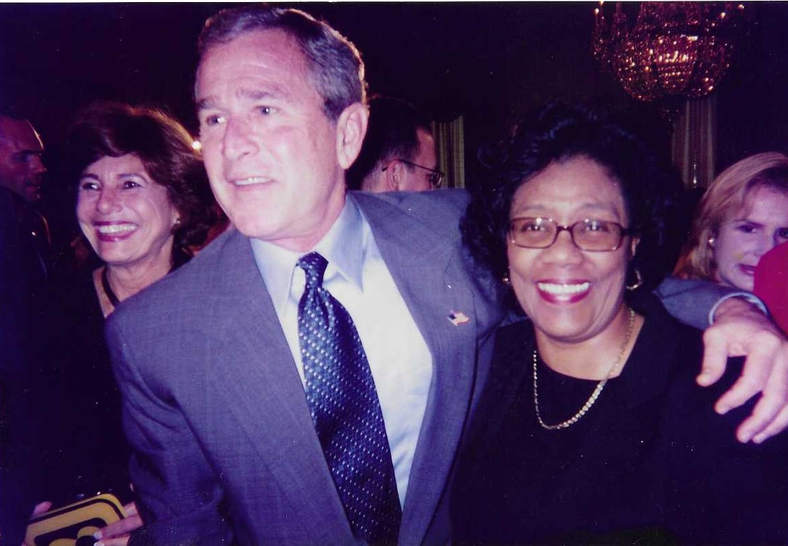 Dr. Dorothy J. Thomas photo 1